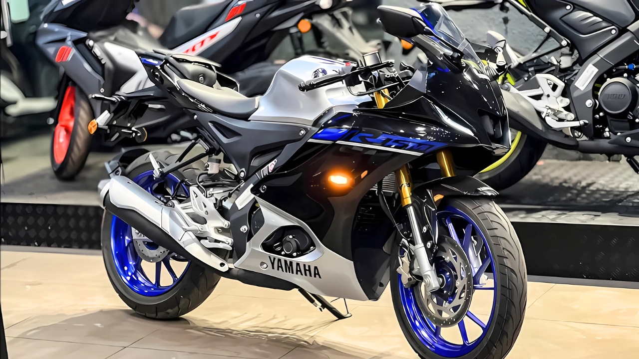 Yamaha R15 V4